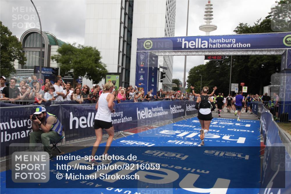29.06.2025 - hella hamburg halbmarathon Michael Strokosch http://msf.ph/oto/8216059 29.06.2025 10:47:59 Ziel 1604, 1613, 4528, 5022, 6836, 11961, 14730, 15333, 16766, 17451, 18356, 18836, 19198 meine-sportfotos.de