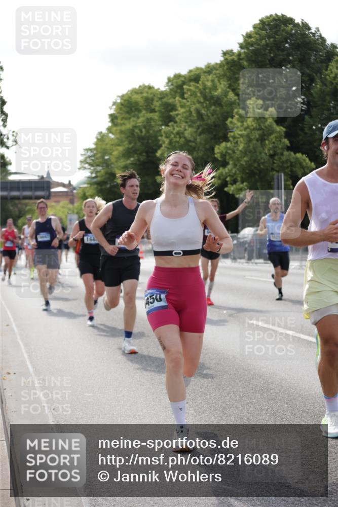 29.06.2025 - hella hamburg halbmarathon Jannik Wohlers http://msf.ph/oto/8216089 29.06.2025 09:49:56 Lombardsbrücke 1675, 1688, 1803, 2568, 2826, 3332, 4398, 4823, 5409, 5436, 5791, 5803, 6458, 6649, 6704, 7774, 8450, 9017, 9116, 9302, 9365, 9711, 10218, 10894, 11379, 11619, 11767, 12292, 12335, 12540, 12554, 12895, 13725, 14691, 14992, 15225, 15257, 15336, 15435, 15493, 15521, 16648, 16697, 16992, 17425, 17620, 17632, 18154, 18275, 18276, 19116, 19229 meine-sportfotos.de