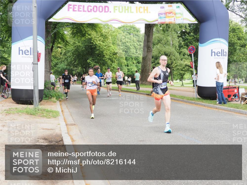29.06.2025 - hella hamburg halbmarathon MichiJ http://msf.ph/oto/8216144 29.06.2025 10:23:39 Zwischen KM18-KM19 57, 4477, 5048, 9519, 11661, 14069 meine-sportfotos.de