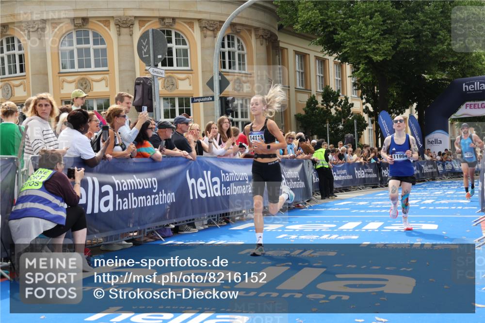 29.06.2025 - hella hamburg halbmarathon Strokosch-Dieckow http://msf.ph/oto/8216152 29.06.2025 10:25:15 Ziel 8376, 11994, 12067, 13913, 14113, 16484 meine-sportfotos.de
