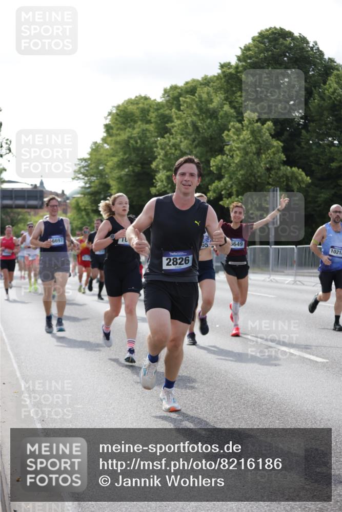 29.06.2025 - hella hamburg halbmarathon Jannik Wohlers http://msf.ph/oto/8216186 29.06.2025 09:49:57 Lombardsbrücke 1675, 1688, 1803, 1882, 2568, 2826, 3332, 4398, 4823, 5409, 5436, 5745, 5791, 5803, 6458, 6529, 6649, 6704, 7774, 8450, 9017, 9116, 9302, 9365, 9711, 10218, 11379, 11491, 11619, 11767, 12292, 12335, 12540, 12554, 12895, 13725, 14992, 15225, 15257, 15336, 15435, 15493, 15521, 16648, 16697, 16992, 17425, 17620, 17632, 18154, 18275, 18276, 19116, 19229 meine-sportfotos.de