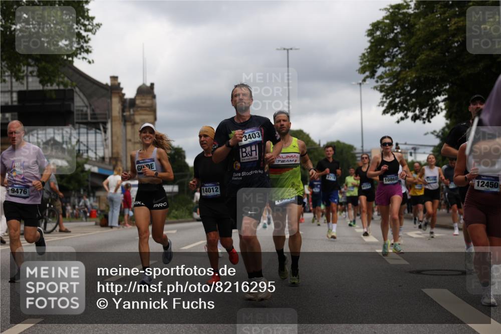 29.06.2025 - hella hamburg halbmarathon Yannick Fuchs http://msf.ph/oto/8216295 29.06.2025 10:45:42 20KM 2364, 2396, 2636, 2670, 2718, 2818, 2823, 2946, 4033, 4297, 4404, 4814, 4839, 4967, 5008, 5087, 5102, 5820, 6286, 6657, 6776, 7224, 7786, 8371, 8413, 8710, 8856, 9074, 9214, 9476, 9656, 9739, 9793, 9869, 9959, 10667, 10868, 11791, 12224, 12450, 13015, 13403, 13707, 13726, 13792, 13799, 14012, 14248, 14865, 14994, 15426, 15496, 15643, 15899, 16666, 17033, 17131, 17530, 17682, 17815, 17962, 17978, 17997, 18019, 18475, 18820, 18869, 18982, 19020 meine-sportfotos.de