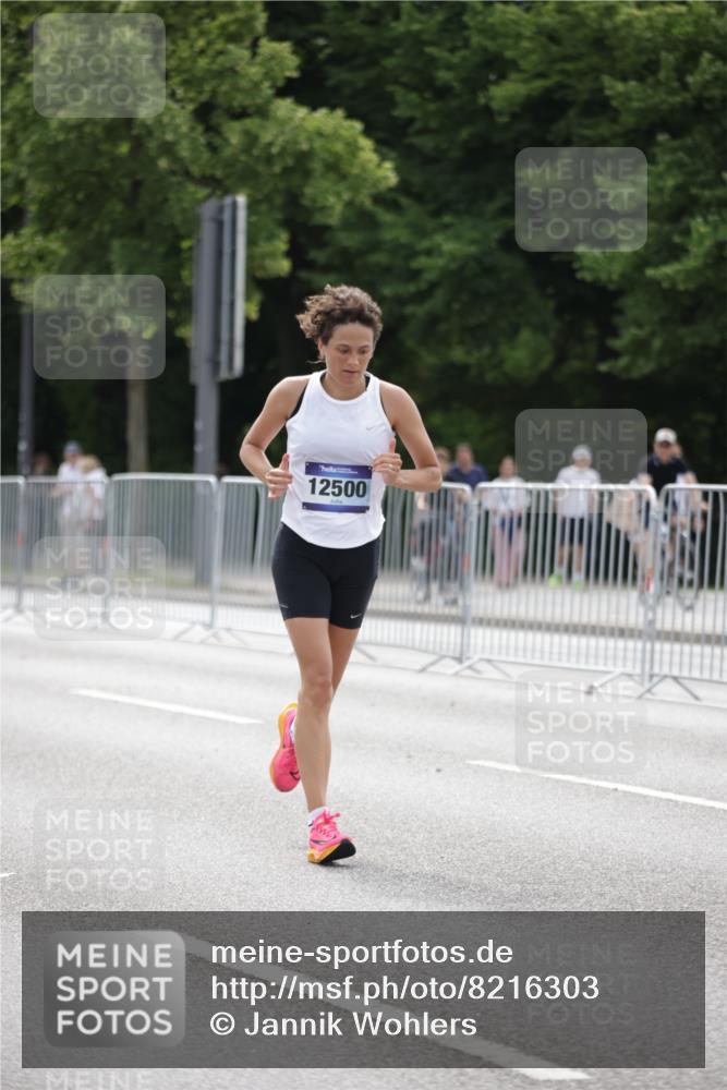 29.06.2025 - hella hamburg halbmarathon Jannik Wohlers http://msf.ph/oto/8216303 29.06.2025 10:27:02 Lombardsbrücke 2775, 4372, 5285, 5825, 7944, 10158, 11256, 11766, 12500, 15641, 17791, 18012, 18097, 18766 meine-sportfotos.de