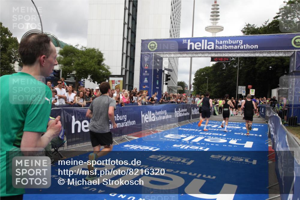 29.06.2025 - hella hamburg halbmarathon Michael Strokosch http://msf.ph/oto/8216320 29.06.2025 10:48:03 Ziel 1086, 1604, 1613, 4528, 4601, 5022, 6377, 12724, 12747, 12808, 14730, 15333, 16766, 17451, 18206, 18922, 19198 meine-sportfotos.de
