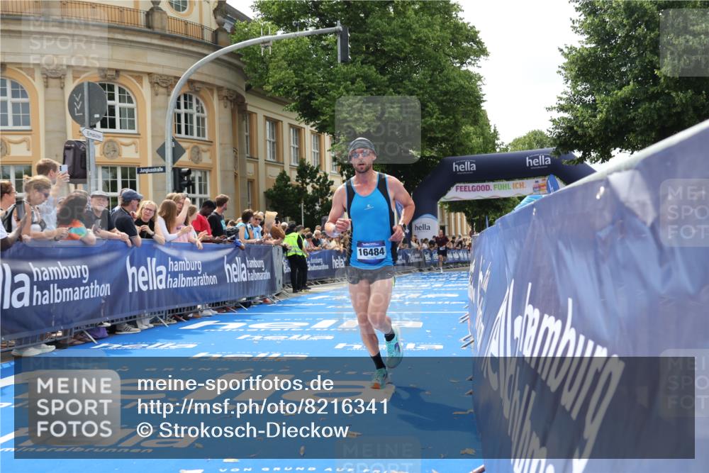 29.06.2025 - hella hamburg halbmarathon Strokosch-Dieckow http://msf.ph/oto/8216341 29.06.2025 10:25:18 Ziel 11994, 12067, 14113, 16484 meine-sportfotos.de