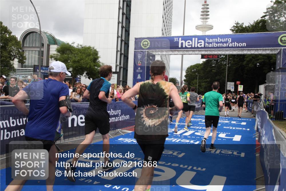 29.06.2025 - hella hamburg halbmarathon Michael Strokosch http://msf.ph/oto/8216368 29.06.2025 10:48:05 Ziel 1086, 1604, 1613, 4324, 4528, 4601, 5022, 6377, 12706, 12724, 12747, 12808, 13570, 15333, 16149, 16766, 18206, 18922, 19198 meine-sportfotos.de