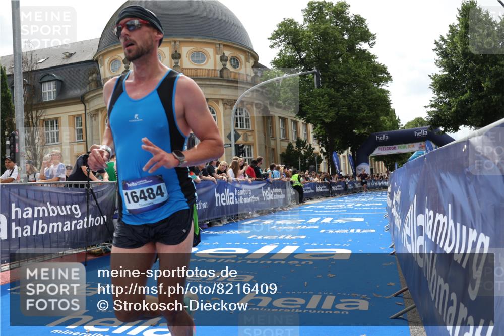 29.06.2025 - hella hamburg halbmarathon Strokosch-Dieckow http://msf.ph/oto/8216409 29.06.2025 10:25:19 Ziel 11994, 12067, 14113, 16484 meine-sportfotos.de