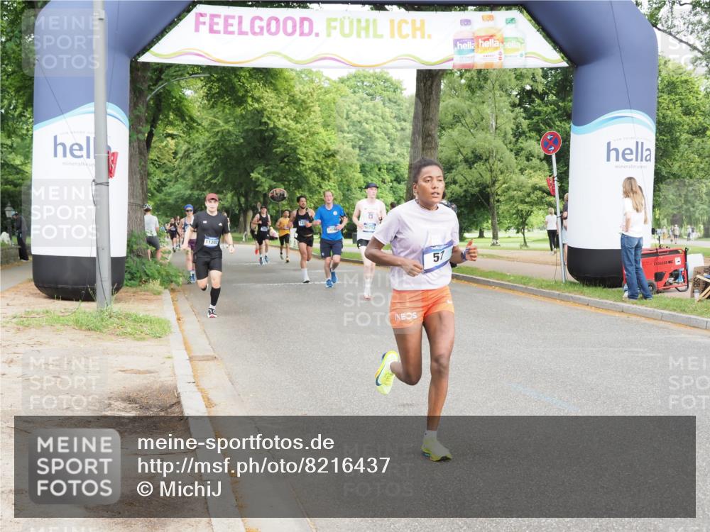29.06.2025 - hella hamburg halbmarathon MichiJ http://msf.ph/oto/8216437 29.06.2025 10:23:41 Zwischen KM18-KM19 57, 4477, 5048, 6169, 9519, 11661 meine-sportfotos.de