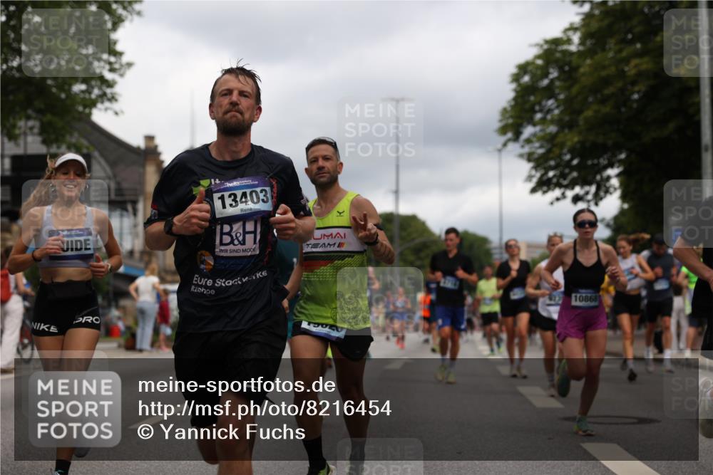 29.06.2025 - hella hamburg halbmarathon Yannick Fuchs http://msf.ph/oto/8216454 29.06.2025 10:45:43 20KM 2364, 2396, 2397, 2636, 2670, 2718, 2818, 2823, 2946, 4033, 4297, 4404, 4814, 4839, 4967, 5008, 5087, 5102, 6286, 6657, 6776, 7224, 7786, 8371, 8413, 8710, 8856, 9074, 9214, 9476, 9656, 9739, 9793, 9869, 9959, 10868, 11791, 12224, 12450, 12580, 13015, 13403, 13707, 13726, 13792, 13799, 14012, 14248, 14865, 14994, 15356, 15426, 15496, 15643, 15899, 16666, 17033, 17131, 17530, 17682, 17815, 17962, 17978, 17997, 18019, 18475, 18820, 18869, 18982, 19020 meine-sportfotos.de