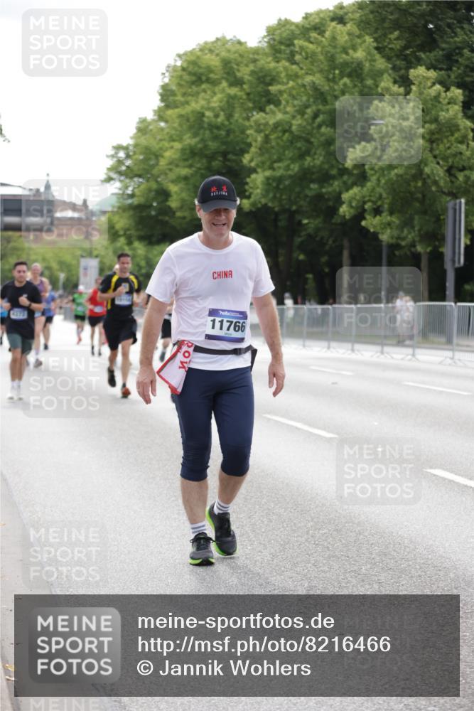 29.06.2025 - hella hamburg halbmarathon Jannik Wohlers http://msf.ph/oto/8216466 29.06.2025 10:27:04 Lombardsbrücke 4372, 5285, 5825, 7944, 10158, 11256, 11766, 12500, 17427, 17791, 18012, 18097, 18766 meine-sportfotos.de
