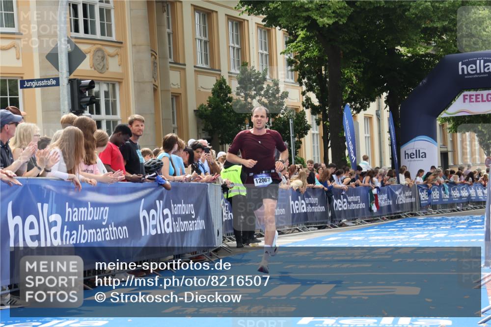 29.06.2025 - hella hamburg halbmarathon Strokosch-Dieckow http://msf.ph/oto/8216507 29.06.2025 10:25:23 Ziel 12067, 13346 meine-sportfotos.de
