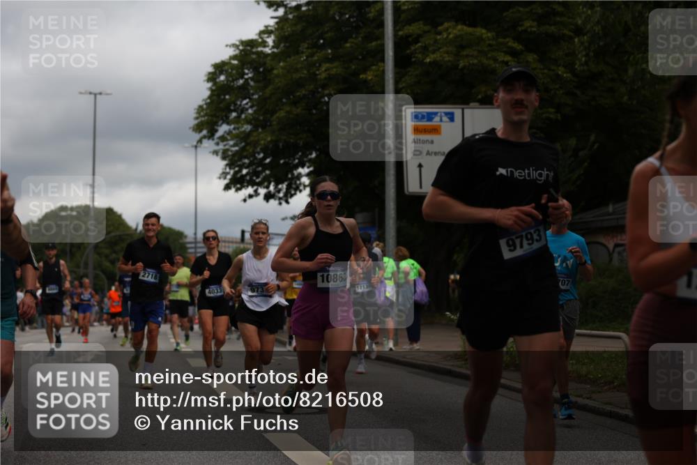 29.06.2025 - hella hamburg halbmarathon Yannick Fuchs http://msf.ph/oto/8216508 29.06.2025 10:45:44 20KM 2364, 2396, 2397, 2670, 2718, 2818, 2823, 4033, 4297, 4404, 4814, 4839, 4967, 5008, 5087, 5102, 6286, 6657, 6776, 7224, 7786, 8371, 8413, 8710, 8856, 9074, 9476, 9656, 9739, 9793, 9869, 10868, 11791, 12224, 12450, 12580, 13015, 13403, 13707, 13726, 13792, 13799, 14012, 14248, 14865, 14994, 15356, 15426, 15496, 15643, 15727, 15831, 15899, 16666, 17033, 17131, 17530, 17682, 17815, 17962, 17978, 17997, 18019, 18475, 18820, 18869, 18982, 19020 meine-sportfotos.de