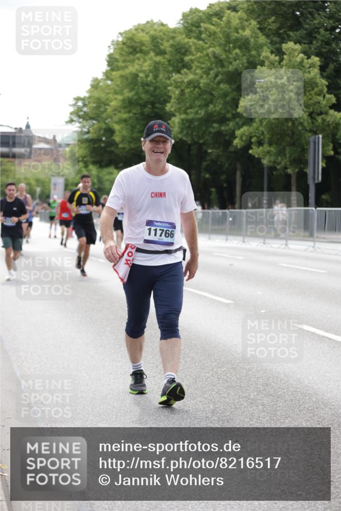 29.06.2025 - hella hamburg halbmarathon Jannik Wohlers http://msf.ph/oto/8216517 29.06.2025 10:27:04 Lombardsbrücke 4372, 5285, 5825, 7944, 10158, 11256, 11766, 12500, 17427, 17791, 18012, 18097, 18766 meine-sportfotos.de