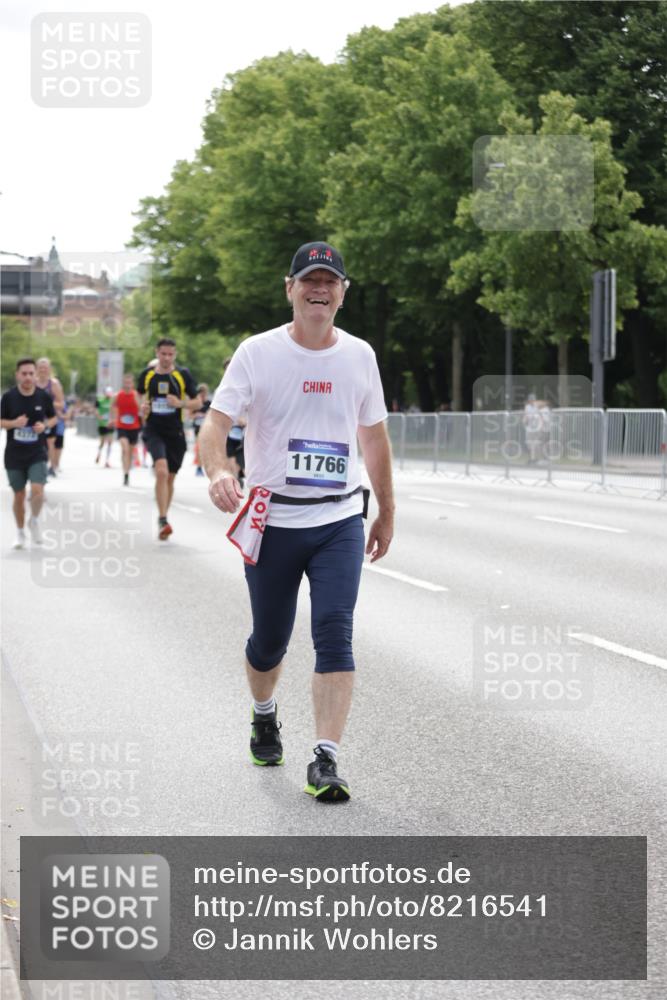 29.06.2025 - hella hamburg halbmarathon Jannik Wohlers http://msf.ph/oto/8216541 29.06.2025 10:27:04 Lombardsbrücke 4372, 5285, 5825, 7944, 10158, 11256, 11766, 12500, 17427, 17791, 18012, 18097, 18766 meine-sportfotos.de