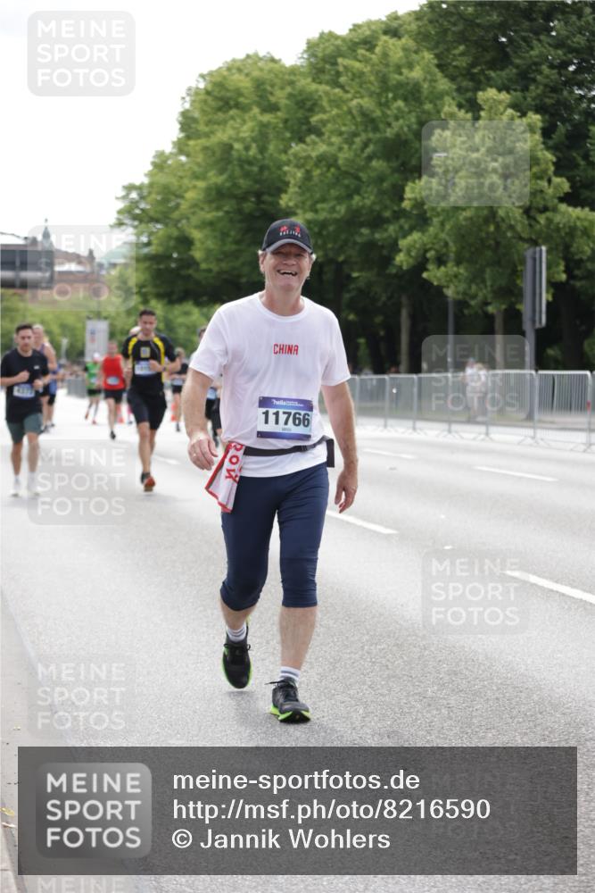 29.06.2025 - hella hamburg halbmarathon Jannik Wohlers http://msf.ph/oto/8216590 29.06.2025 10:27:04 Lombardsbrücke 4372, 5285, 5825, 7944, 10158, 11256, 11766, 12500, 17427, 17791, 18012, 18097, 18766 meine-sportfotos.de