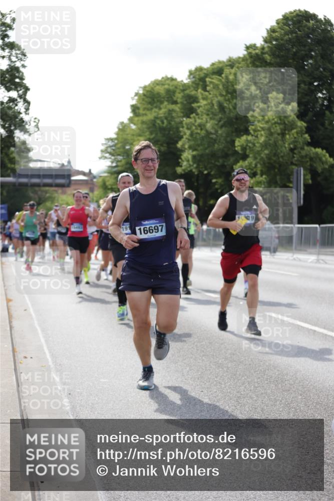 29.06.2025 - hella hamburg halbmarathon Jannik Wohlers http://msf.ph/oto/8216596 29.06.2025 09:49:59 Lombardsbrücke 1688, 1803, 1882, 2568, 2675, 2719, 2826, 3332, 4398, 4823, 5436, 5745, 5791, 5803, 6458, 6529, 6649, 6704, 7774, 8450, 9017, 9116, 9302, 9365, 10218, 11379, 11491, 11619, 11767, 12292, 12335, 12540, 12895, 13725, 14798, 14992, 15225, 15257, 15336, 15435, 15493, 16648, 16697, 16820, 16992, 17425, 17620, 17632, 18154, 18275, 19116, 19229 meine-sportfotos.de