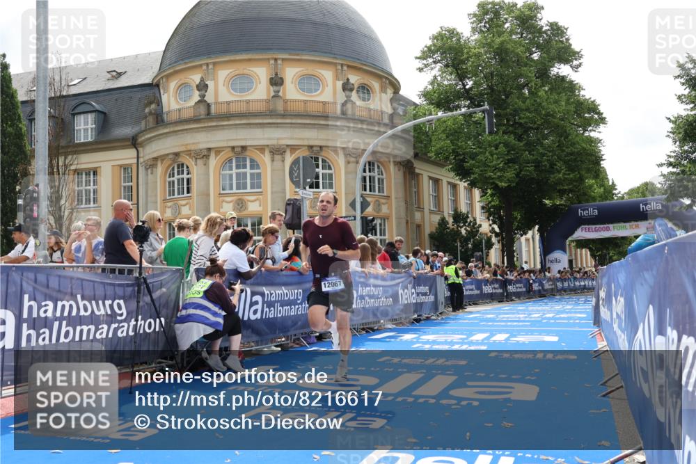 29.06.2025 - hella hamburg halbmarathon Strokosch-Dieckow http://msf.ph/oto/8216617 29.06.2025 10:25:25 Ziel 12067, 13346 meine-sportfotos.de