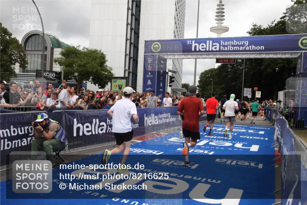 29.06.2025 - hella hamburg halbmarathon Michael Strokosch http://msf.ph/oto/8216625 29.06.2025 10:48:09 Ziel 1086, 4324, 4601, 4711, 6377, 9544, 9626, 9638, 12706, 12724, 12747, 12808, 13570, 16094, 16149, 16269, 18206, 18922 meine-sportfotos.de