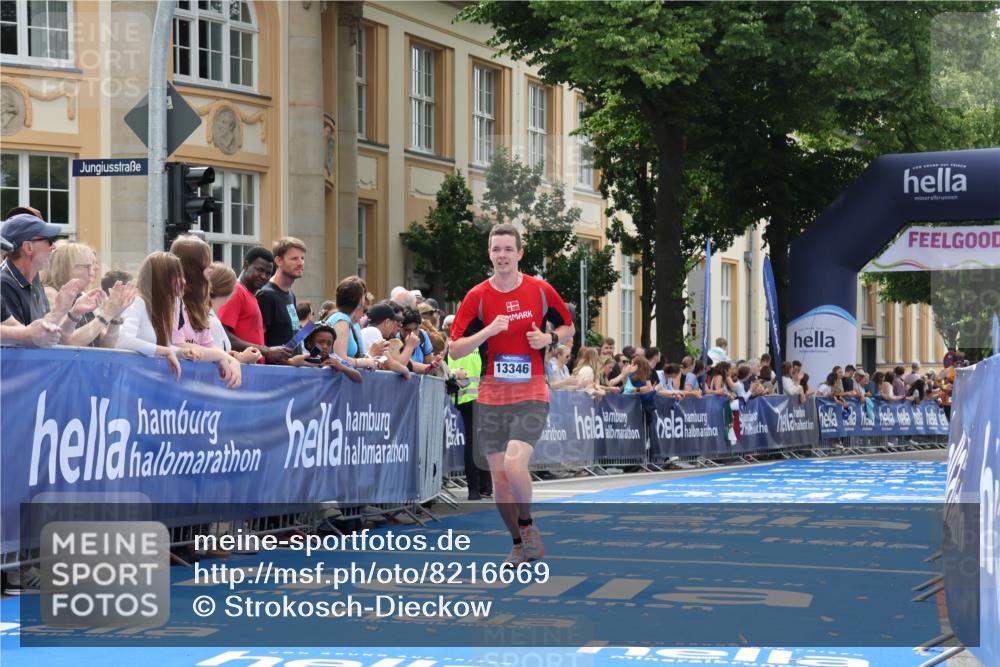 29.06.2025 - hella hamburg halbmarathon Strokosch-Dieckow http://msf.ph/oto/8216669 29.06.2025 10:25:33 Ziel 4338, 13346 meine-sportfotos.de