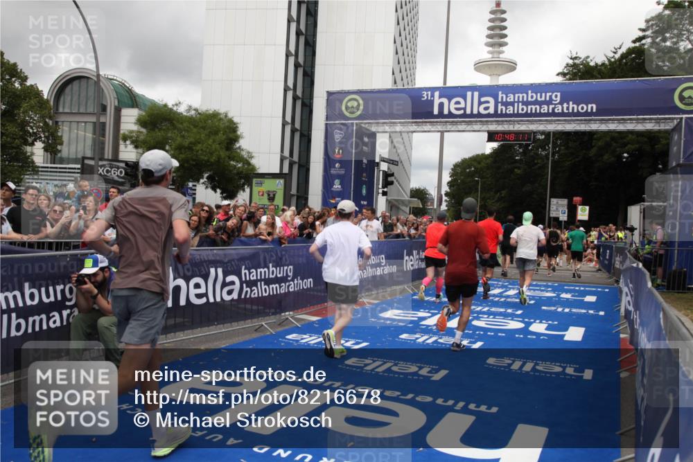 29.06.2025 - hella hamburg halbmarathon Michael Strokosch http://msf.ph/oto/8216678 29.06.2025 10:48:09 Ziel 1086, 4324, 4601, 4711, 6377, 9544, 9626, 9638, 12706, 12724, 12747, 12808, 13570, 16094, 16149, 16269, 18206, 18922 meine-sportfotos.de