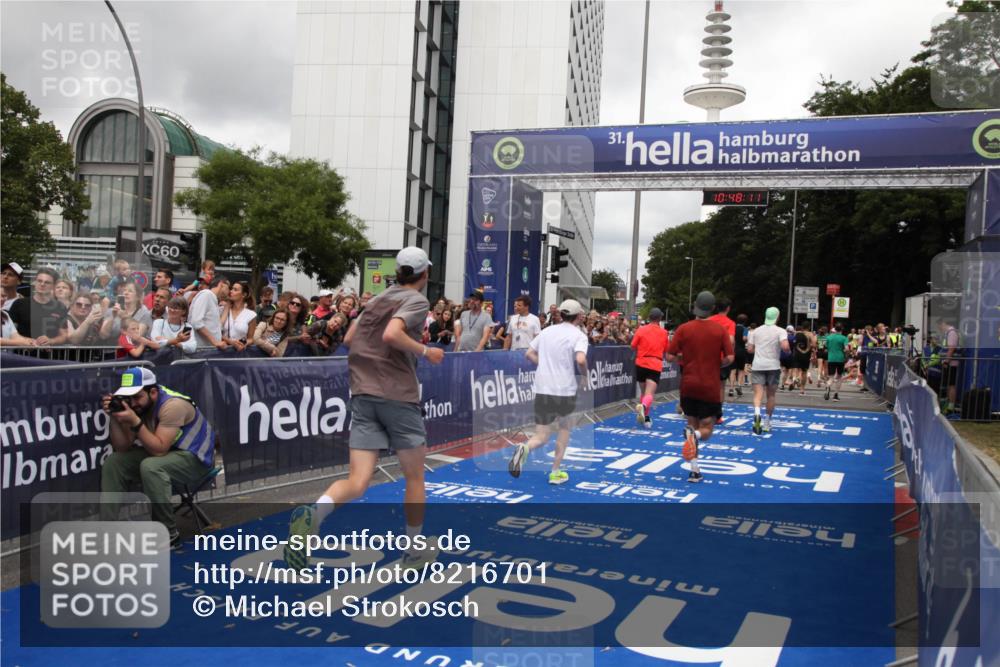 29.06.2025 - hella hamburg halbmarathon Michael Strokosch http://msf.ph/oto/8216701 29.06.2025 10:48:10 Ziel 1086, 1914, 4324, 4601, 4711, 6377, 9544, 9626, 9638, 12706, 12724, 12747, 12808, 13570, 14192, 15973, 16094, 16149, 16269 meine-sportfotos.de