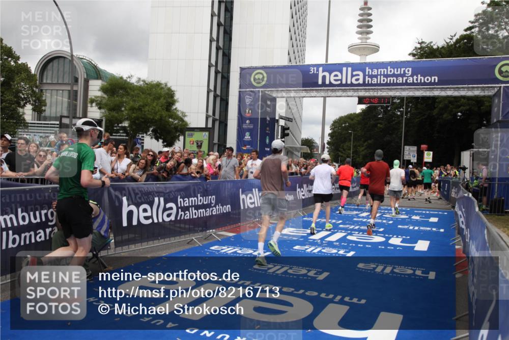 29.06.2025 - hella hamburg halbmarathon Michael Strokosch http://msf.ph/oto/8216713 29.06.2025 10:48:10 Ziel 1086, 1914, 4324, 4601, 4711, 6377, 9544, 9626, 9638, 12706, 12724, 12747, 12808, 13570, 14192, 15973, 16094, 16149, 16269 meine-sportfotos.de