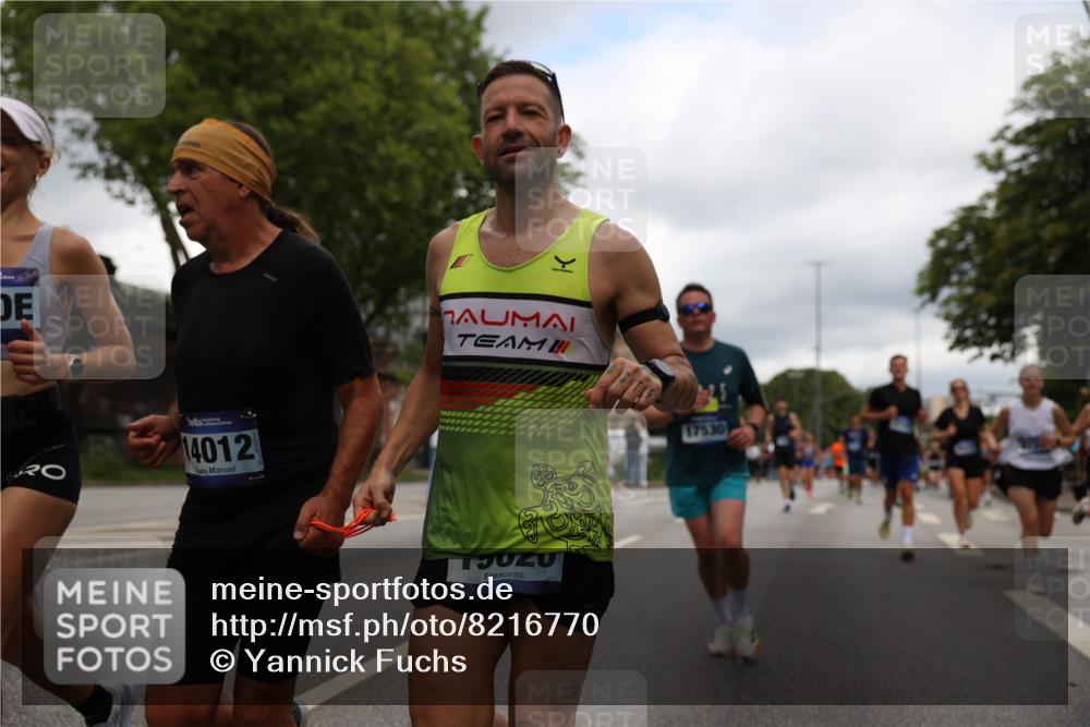 29.06.2025 - hella hamburg halbmarathon Yannick Fuchs http://msf.ph/oto/8216770 29.06.2025 10:45:44 20KM 2364, 2396, 2397, 2670, 2718, 2818, 2823, 4033, 4297, 4404, 4814, 4839, 4967, 5008, 5087, 5102, 6286, 6657, 6776, 7224, 7786, 8371, 8413, 8710, 8856, 9074, 9476, 9656, 9739, 9793, 9869, 10868, 11791, 12224, 12450, 12580, 13015, 13403, 13707, 13726, 13792, 13799, 14012, 14248, 14865, 14994, 15356, 15426, 15496, 15643, 15727, 15831, 15899, 16666, 17033, 17131, 17530, 17682, 17815, 17962, 17978, 17997, 18019, 18475, 18820, 18869, 18982, 19020 meine-sportfotos.de