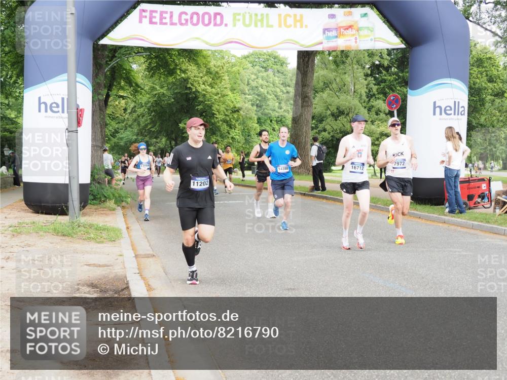 29.06.2025 - hella hamburg halbmarathon MichiJ http://msf.ph/oto/8216790 29.06.2025 10:23:43 Zwischen KM18-KM19 57, 1217, 5048, 6169, 7972, 9519, 11202, 14388, 16712 meine-sportfotos.de