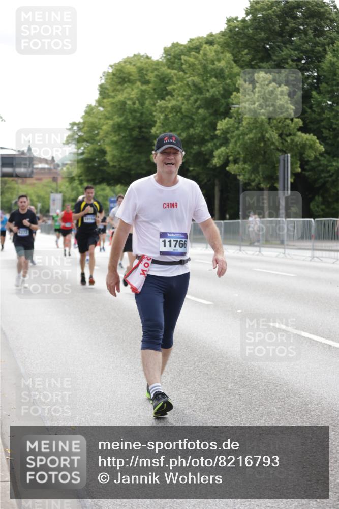 29.06.2025 - hella hamburg halbmarathon Jannik Wohlers http://msf.ph/oto/8216793 29.06.2025 10:27:04 Lombardsbrücke 4372, 5285, 5825, 7944, 10158, 11256, 11766, 12500, 17427, 17791, 18012, 18097, 18766 meine-sportfotos.de