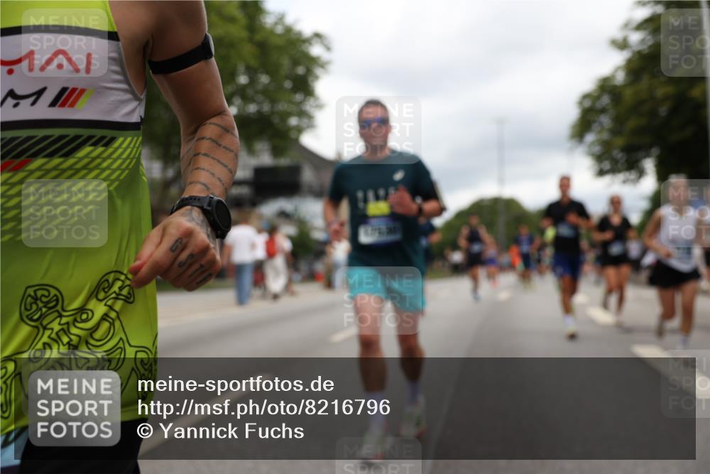 29.06.2025 - hella hamburg halbmarathon Yannick Fuchs http://msf.ph/oto/8216796 29.06.2025 10:45:45 20KM 2364, 2396, 2397, 2670, 2718, 2818, 4033, 4297, 4404, 4814, 4839, 4967, 5008, 5087, 5102, 6286, 6657, 6776, 7786, 8371, 8413, 8710, 8856, 9074, 9476, 9656, 9739, 9793, 9869, 10868, 11551, 11791, 12224, 12450, 12580, 13015, 13403, 13707, 13726, 13792, 13799, 14012, 14248, 14865, 14994, 15356, 15426, 15496, 15643, 15727, 15831, 15899, 16591, 16666, 17033, 17131, 17530, 17682, 17815, 17962, 17978, 17997, 18019, 18475, 18869, 18982, 19020 meine-sportfotos.de