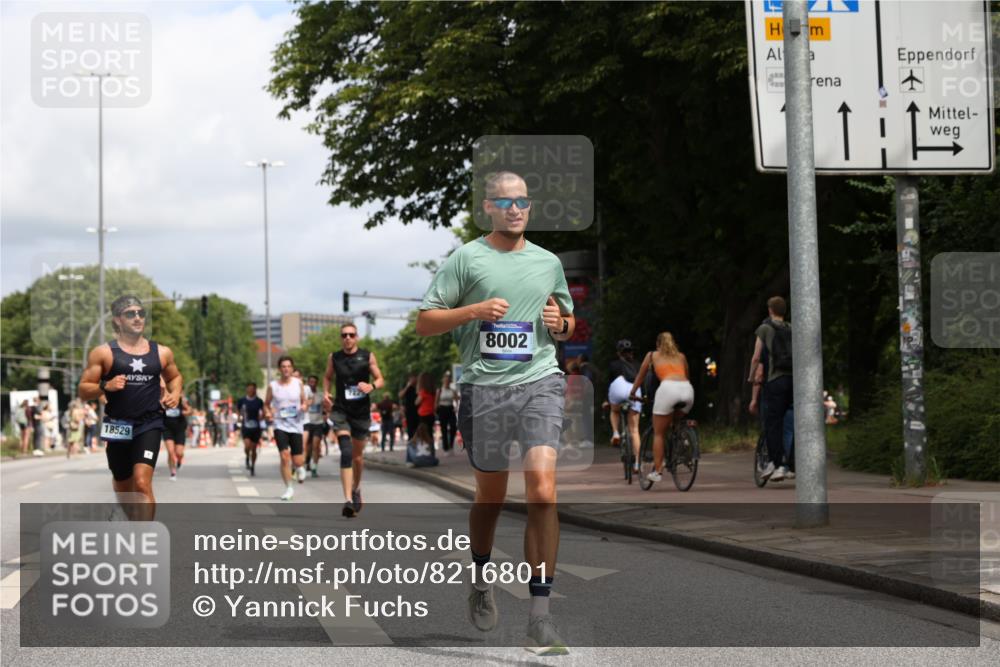 29.06.2025 - hella hamburg halbmarathon Yannick Fuchs http://msf.ph/oto/8216801 29.06.2025 10:32:53 20KM 1042, 1615, 1688, 1710, 2296, 2745, 2849, 3530, 4148, 6095, 7229, 7743, 8002, 8091, 8571, 9171, 9643, 11049, 11952, 12915, 14274, 14688, 14992, 16075, 17623, 18276, 18529, 18584, 18723 meine-sportfotos.de