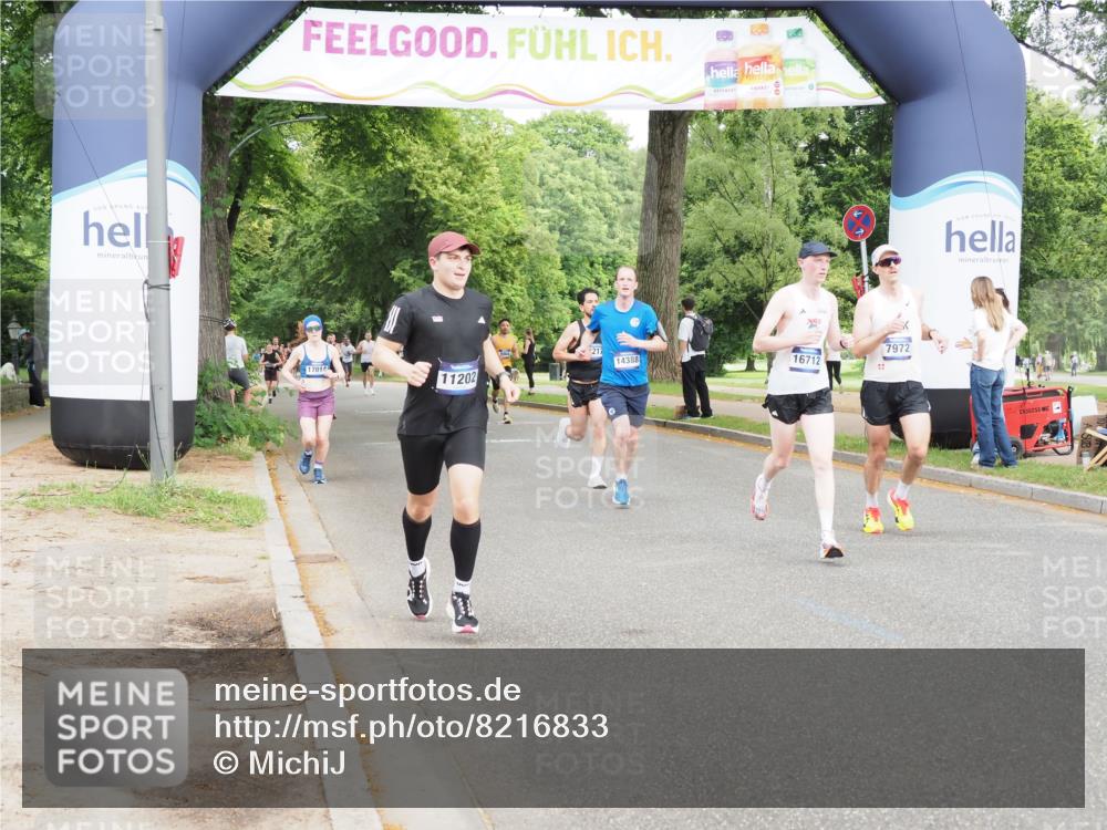 29.06.2025 - hella hamburg halbmarathon MichiJ http://msf.ph/oto/8216833 29.06.2025 10:23:43 Zwischen KM18-KM19 57, 1217, 5048, 6169, 7972, 9519, 11202, 14388, 16712 meine-sportfotos.de