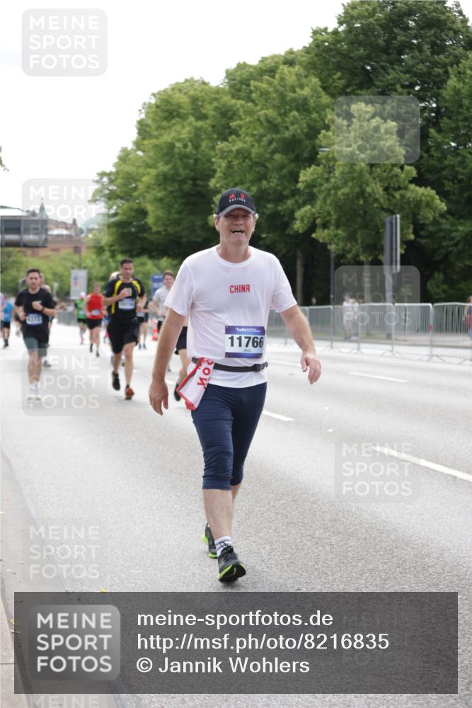 29.06.2025 - hella hamburg halbmarathon Jannik Wohlers http://msf.ph/oto/8216835 29.06.2025 10:27:04 Lombardsbrücke 4372, 5285, 5825, 7944, 10158, 11256, 11766, 12500, 17427, 17791, 18012, 18097, 18766 meine-sportfotos.de