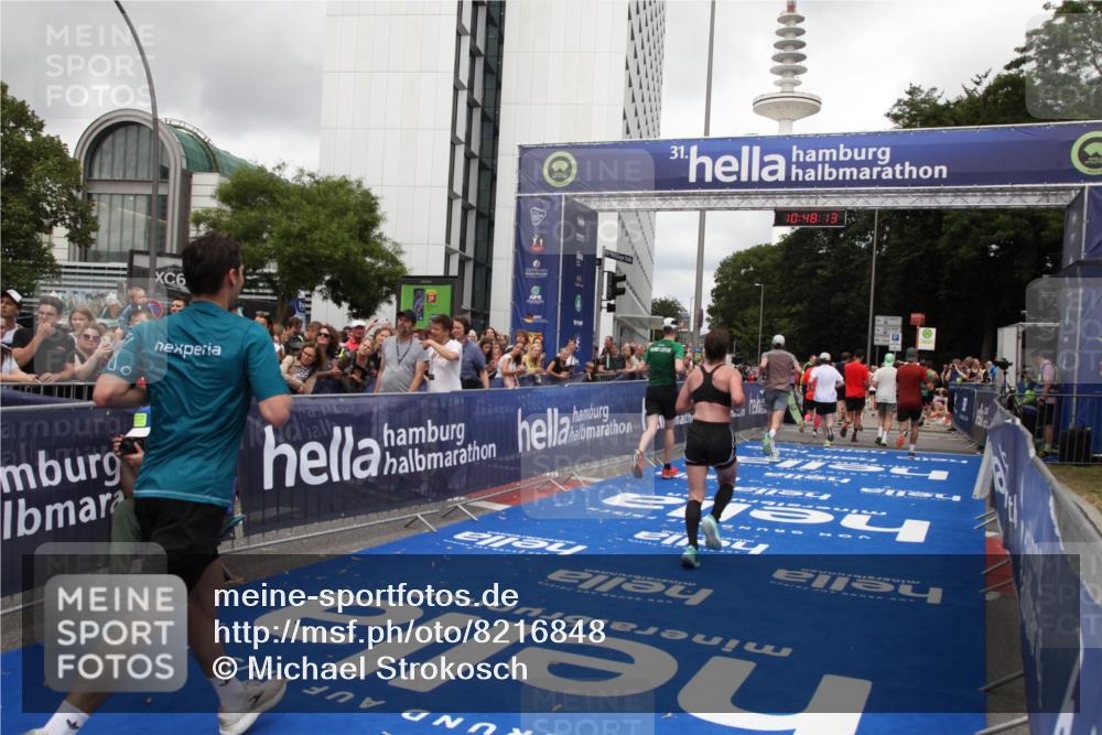 29.06.2025 - hella hamburg halbmarathon Michael Strokosch http://msf.ph/oto/8216848 29.06.2025 10:48:12 Ziel 1086, 1914, 4324, 4711, 9544, 9626, 9638, 12685, 12706, 12724, 12747, 13570, 14192, 14814, 15590, 15973, 15981, 16094, 16149, 16269 meine-sportfotos.de