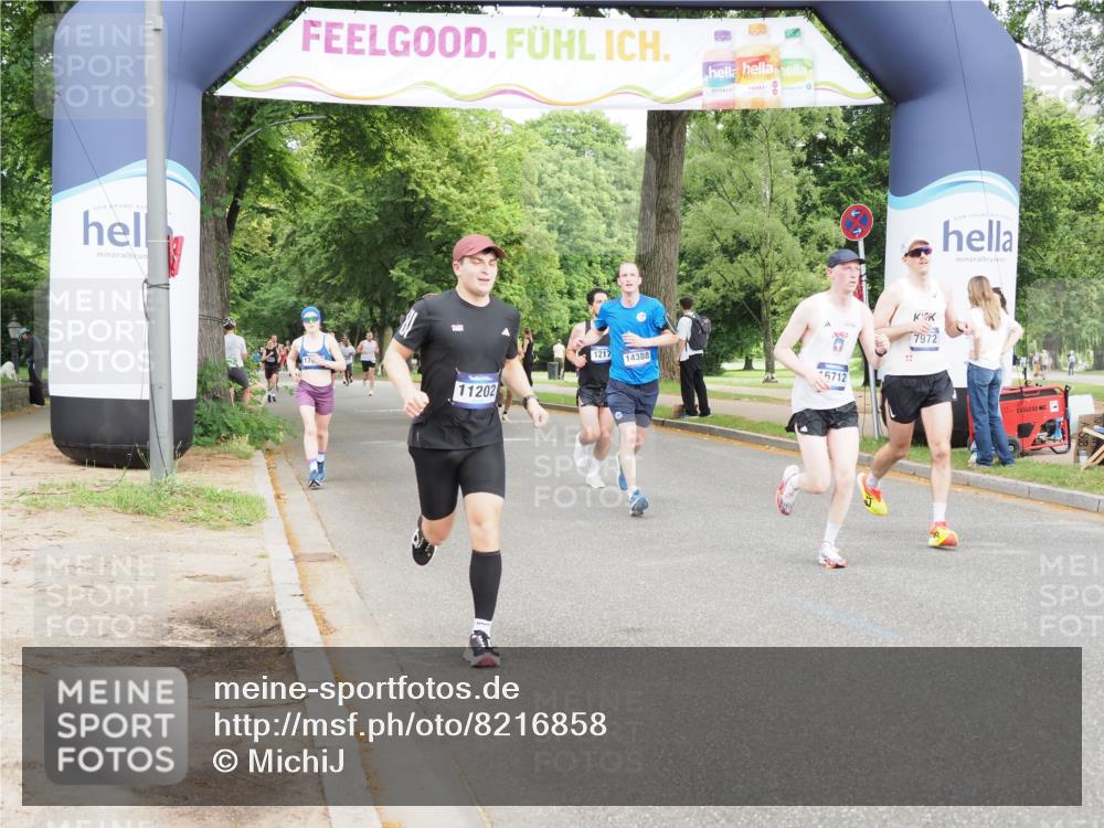 29.06.2025 - hella hamburg halbmarathon MichiJ http://msf.ph/oto/8216858 29.06.2025 10:23:43 Zwischen KM18-KM19 57, 1217, 5048, 6169, 7972, 9519, 11202, 14388, 16712 meine-sportfotos.de