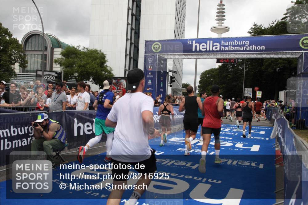 29.06.2025 - hella hamburg halbmarathon Michael Strokosch http://msf.ph/oto/8216925 29.06.2025 10:48:14 Ziel 1914, 4324, 4711, 8916, 9544, 9626, 9638, 12685, 14192, 14814, 15590, 15973, 15981, 16094, 16149, 16269 meine-sportfotos.de