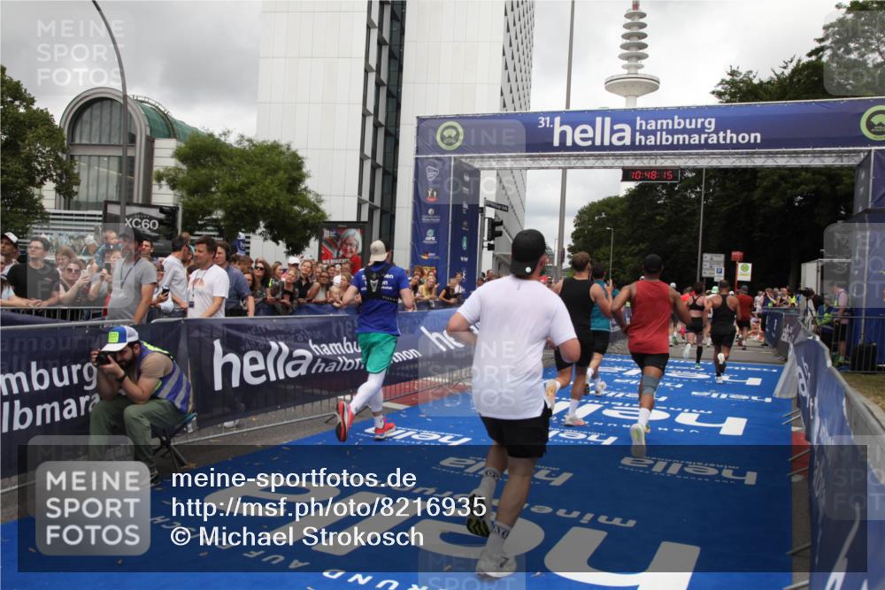 29.06.2025 - hella hamburg halbmarathon Michael Strokosch http://msf.ph/oto/8216935 29.06.2025 10:48:14 Ziel 1914, 4324, 4711, 8916, 9544, 9626, 9638, 12685, 14192, 14814, 15590, 15973, 15981, 16094, 16149, 16269 meine-sportfotos.de