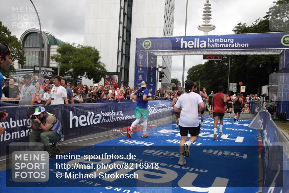 29.06.2025 - hella hamburg halbmarathon Michael Strokosch http://msf.ph/oto/8216948 29.06.2025 10:48:15 Ziel 1914, 4711, 7599, 8916, 9544, 9626, 9638, 11211, 12685, 14192, 14814, 15590, 15629, 15973, 15981, 16094, 16269, 19127 meine-sportfotos.de