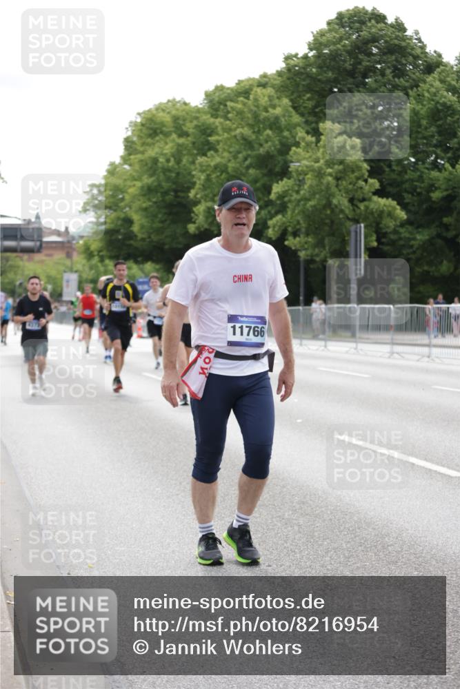 29.06.2025 - hella hamburg halbmarathon Jannik Wohlers http://msf.ph/oto/8216954 29.06.2025 10:27:05 Lombardsbrücke 4372, 5285, 5825, 6214, 10158, 11256, 11766, 12500, 14206, 17427, 17791, 18012, 18097, 18766 meine-sportfotos.de