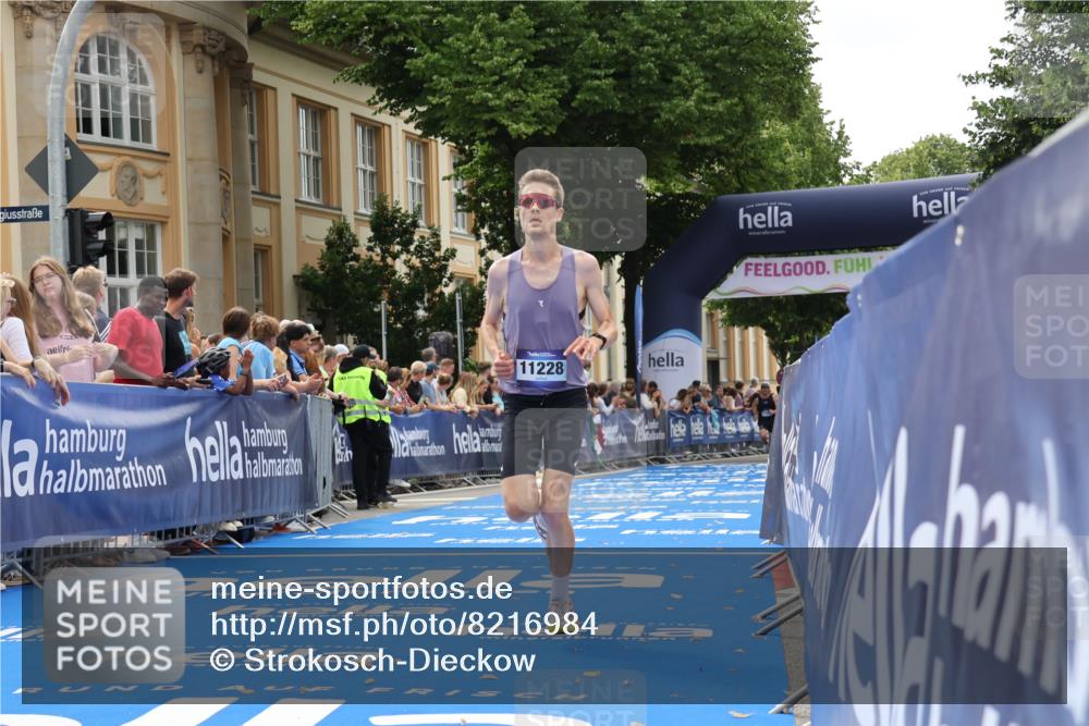 29.06.2025 - hella hamburg halbmarathon Strokosch-Dieckow http://msf.ph/oto/8216984 29.06.2025 10:25:46 Ziel 10468, 11228, 14107, 17258, 18692 meine-sportfotos.de