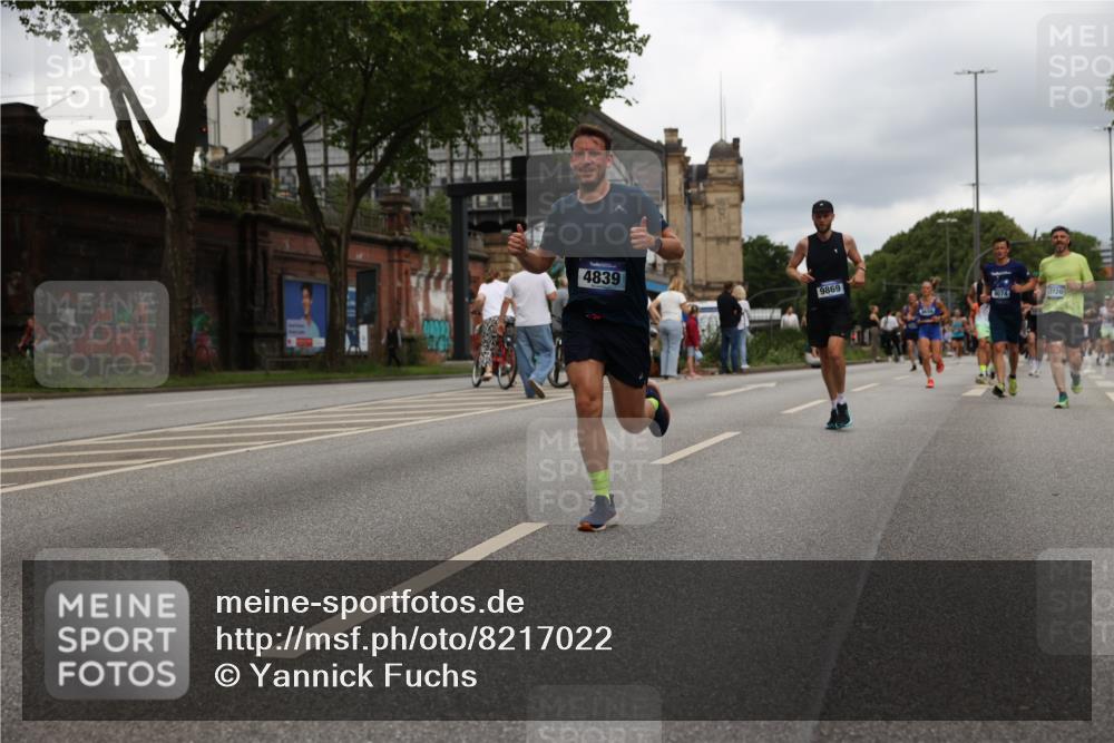 29.06.2025 - hella hamburg halbmarathon Yannick Fuchs http://msf.ph/oto/8217022 29.06.2025 10:45:47 20KM 2364, 2396, 2397, 2670, 2718, 2818, 4033, 4814, 4839, 4967, 5008, 5087, 5102, 6286, 6657, 6776, 7786, 8371, 8413, 8710, 8856, 9074, 9476, 9656, 9739, 9793, 9869, 10868, 11551, 11791, 12224, 12450, 12580, 13015, 13051, 13403, 13707, 13726, 13792, 13799, 14012, 14248, 14865, 14994, 15356, 15496, 15643, 15727, 15831, 16179, 16591, 17033, 17131, 17530, 17682, 17815, 17962, 17978, 17997, 18019, 18475, 18869, 18982, 19020 meine-sportfotos.de