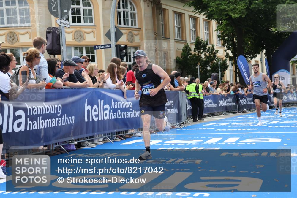 29.06.2025 - hella hamburg halbmarathon Strokosch-Dieckow http://msf.ph/oto/8217042 29.06.2025 10:25:53 Ziel 9767, 10468, 17258, 18692 meine-sportfotos.de