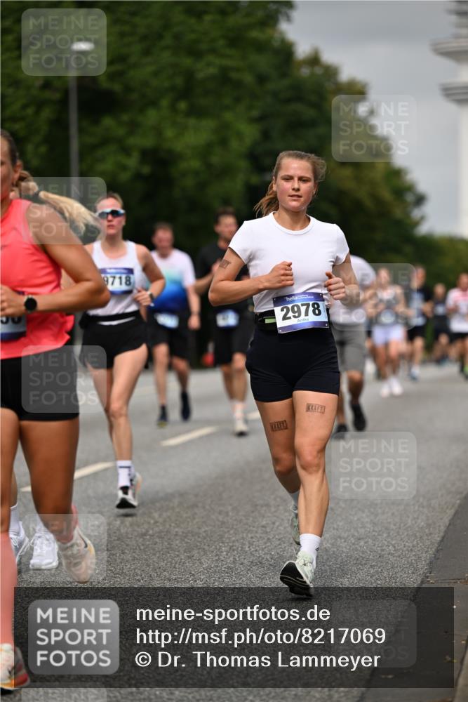 29.06.2025 - hella hamburg halbmarathon Dr. Thomas Lammeyer http://msf.ph/oto/8217069 29.06.2025 10:12:51 Kennedybrücke 1147, 1188, 2427, 2978, 3762, 4859, 5100, 5885, 6590, 6674, 6918, 7198, 7348, 7453, 9457, 9616, 9718, 9823, 9951, 9958, 9966, 10092, 10609, 10857 meine-sportfotos.de