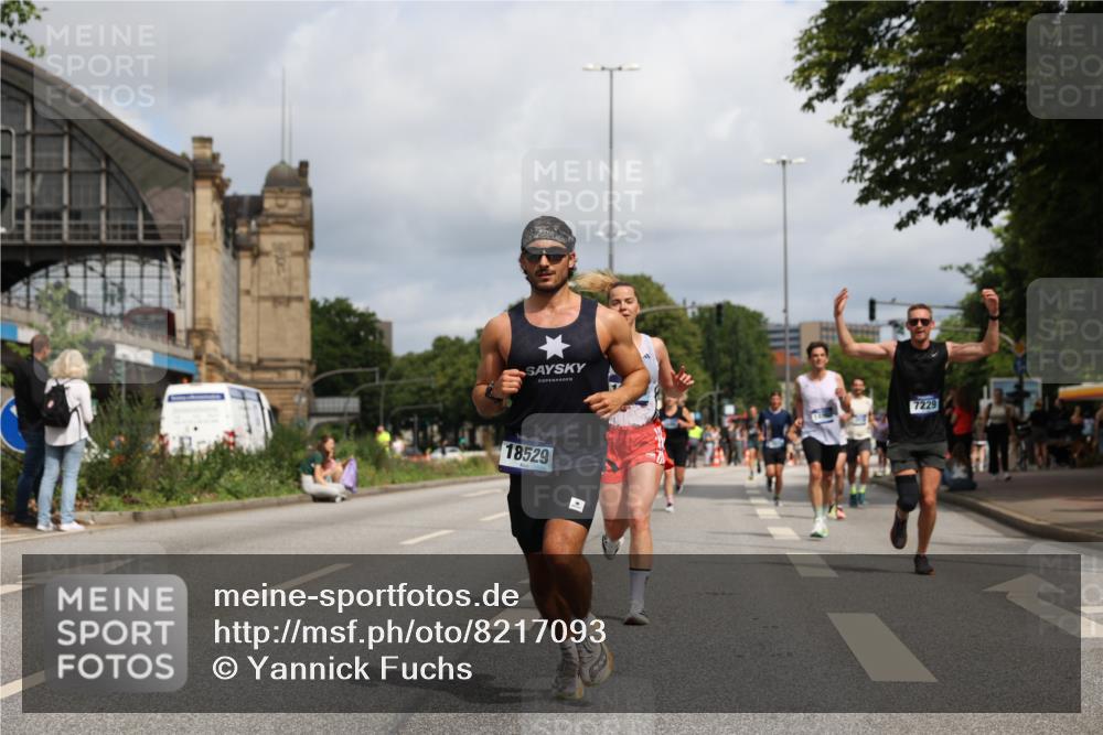 29.06.2025 - hella hamburg halbmarathon Yannick Fuchs http://msf.ph/oto/8217093 29.06.2025 10:32:55 20KM 1042, 1615, 1688, 1710, 2296, 2745, 2849, 3530, 4148, 6095, 7110, 7229, 8002, 8091, 8571, 9171, 9643, 11049, 11952, 12915, 13755, 14274, 14688, 14992, 16075, 17623, 18276, 18529, 18584, 18723 meine-sportfotos.de