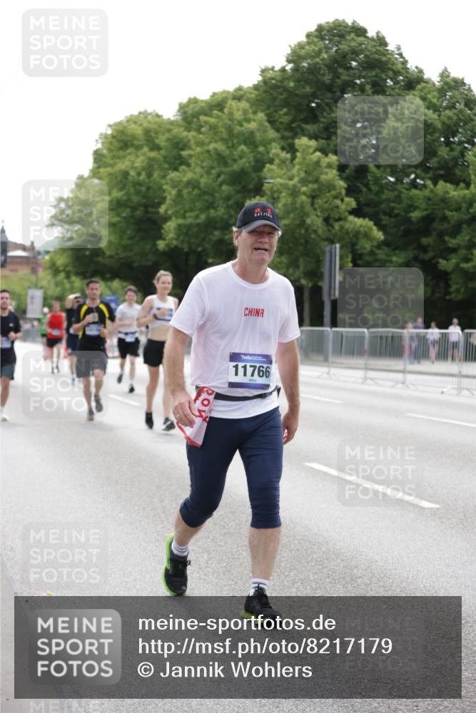 29.06.2025 - hella hamburg halbmarathon Jannik Wohlers http://msf.ph/oto/8217179 29.06.2025 10:27:05 Lombardsbrücke 4372, 5285, 5825, 6214, 10158, 11256, 11766, 12500, 14206, 17427, 17791, 18012, 18097, 18766 meine-sportfotos.de