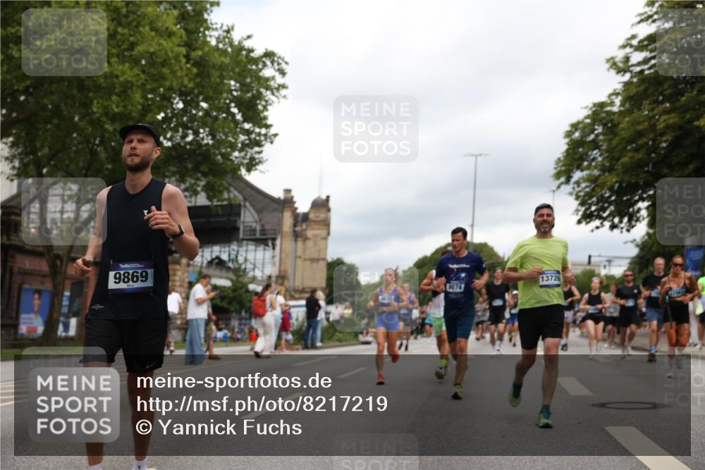 29.06.2025 - hella hamburg halbmarathon Yannick Fuchs http://msf.ph/oto/8217219 29.06.2025 10:45:49 20KM 2364, 2396, 2397, 2670, 2718, 2818, 4033, 4140, 4814, 4839, 5008, 5102, 6286, 6657, 6776, 7786, 8371, 8413, 8710, 8856, 9074, 9476, 9656, 9739, 9793, 9869, 10868, 11551, 11791, 12224, 12450, 12580, 13015, 13047, 13051, 13403, 13707, 13726, 13792, 13799, 14012, 14122, 14248, 14865, 14994, 15356, 15496, 15643, 15727, 15831, 16179, 16591, 17033, 17131, 17530, 17682, 17815, 17962, 17978, 17997, 18019, 18475, 18869, 18982, 19020 meine-sportfotos.de