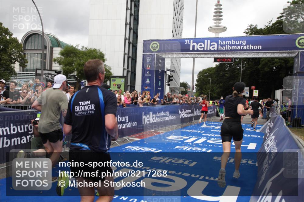 29.06.2025 - hella hamburg halbmarathon Michael Strokosch http://msf.ph/oto/8217268 29.06.2025 10:48:19 Ziel 1914, 7599, 8916, 9770, 11211, 11467, 12685, 14192, 14797, 14814, 15590, 15629, 15735, 15973, 15981, 18963, 19127 meine-sportfotos.de