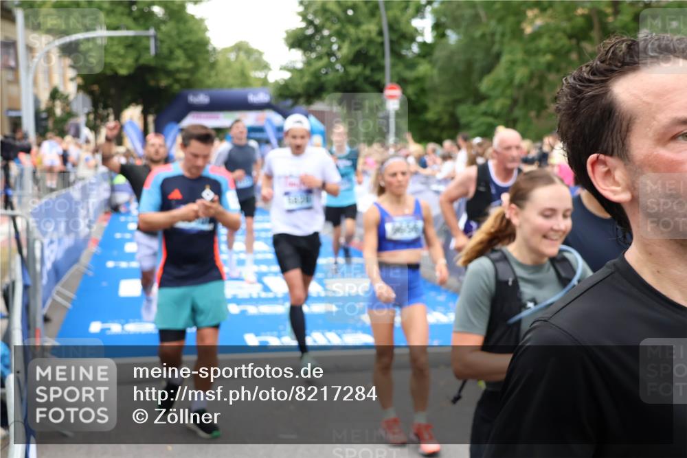 29.06.2025 - hella hamburg halbmarathon Zöllner http://msf.ph/oto/8217284 29.06.2025 10:51:33 Ziel 1335, 2946, 5820, 7943, 9656, 10691, 11422, 13403, 13792, 15871, 15950, 17131 meine-sportfotos.de