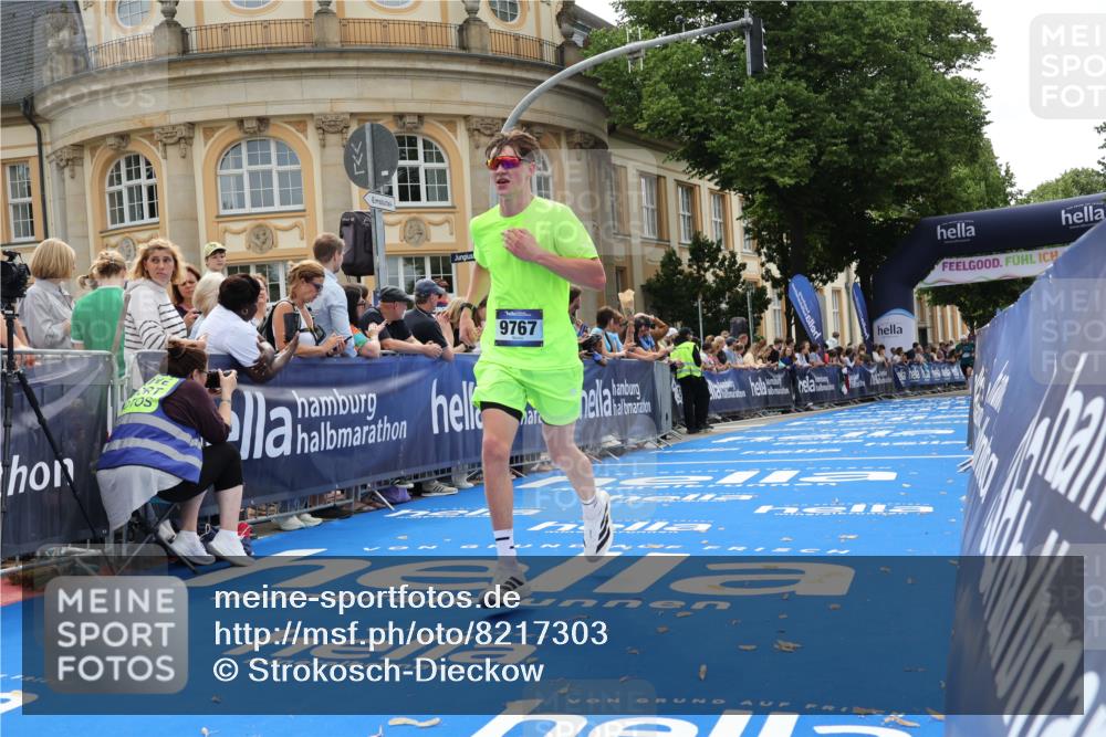 29.06.2025 - hella hamburg halbmarathon Strokosch-Dieckow http://msf.ph/oto/8217303 29.06.2025 10:26:00 Ziel 9767, 10468, 13779, 16615, 17003 meine-sportfotos.de