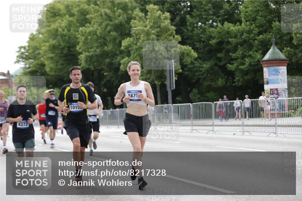 29.06.2025 - hella hamburg halbmarathon Jannik Wohlers http://msf.ph/oto/8217328 29.06.2025 10:27:07 Lombardsbrücke 4372, 5285, 5825, 6214, 7764, 8085, 10158, 10412, 10413, 11256, 12500, 14206, 17427, 17791, 18012, 18097, 18766 meine-sportfotos.de